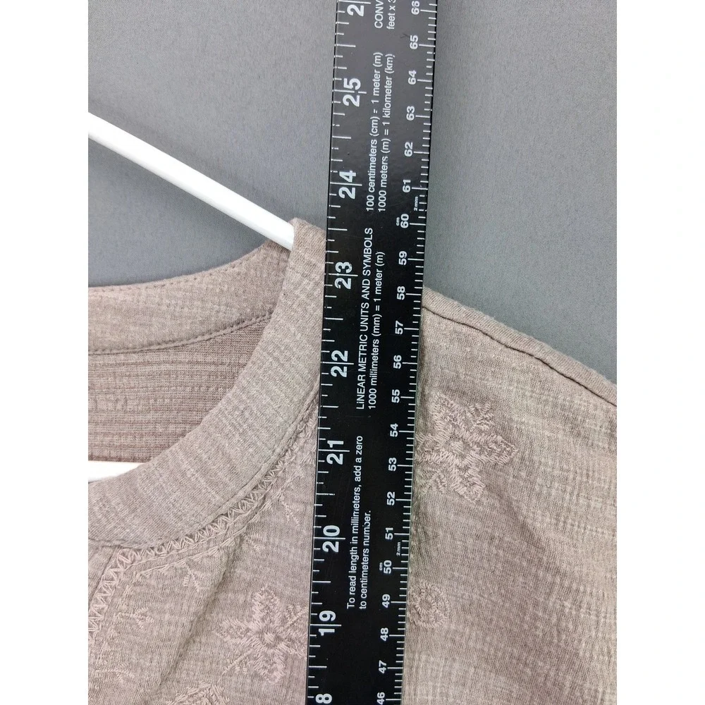 Cable & Gauge Top Embroidered Split Neck XL Mauve Taupe Short Sleeve Boho Blouse - Picture 4 of 6